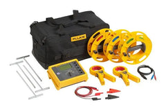 Fluke 1623-2 GEO Earth Ground Tester Kit Includes:  GEO Earth Ground Tester User’s Manual Batteries Quick Reference Guide USB Cable 2 Clamps C1620 Professional Carrying Case 4 Earth Ground Stakes 3 Cable Reels